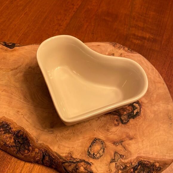 Longaberger Sweetheart Little Love Woven Traditions Heart Shaped Dish - Picture 1 of 5